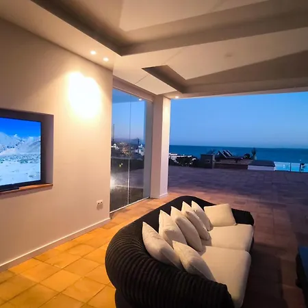 Villa Volcán Con Piscina E Impresionantes Vistas Al Mar, Pádel Y Mini Golf En Montaña Roja *