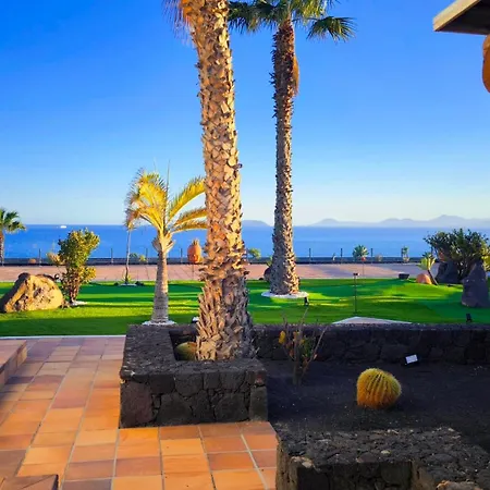 Villa Volcán Con Piscina E Impresionantes Vistas Al Mar, Pádel Y Mini Golf En Montaña Roja