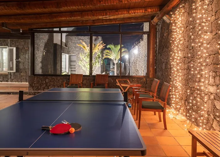 Volcan Con Piscina E Impresionantes Vistas Al Mar, Padel Y Mini Golf En Montana Roja Villa