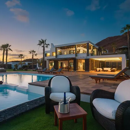 Vila Volcan Con Piscina E Impresionantes Vistas Al Mar, Padel Y Mini Golf En Montana Roja *