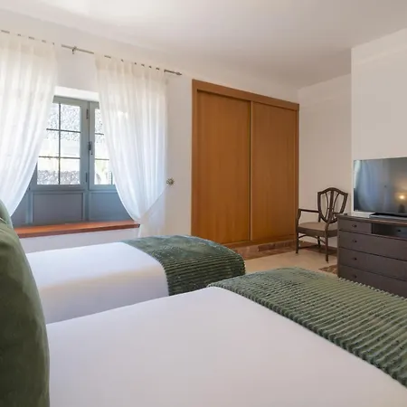 Volcan Con Piscina E Impresionantes Vistas Al Mar, Padel Y Mini Golf En Montana Roja *