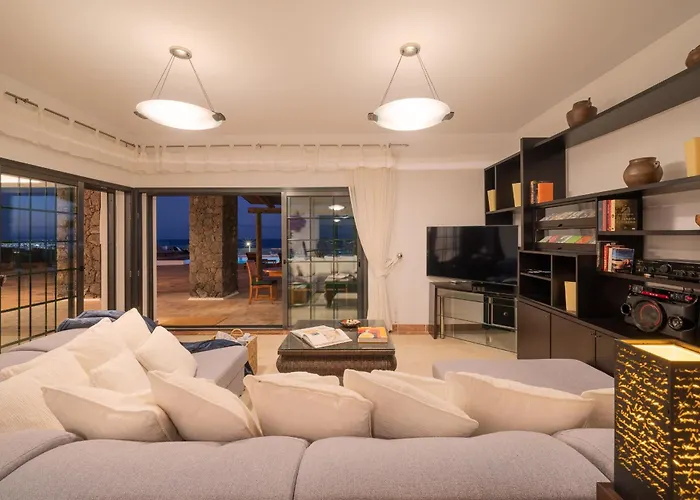 Villa Volcan Con Piscina E Impresionantes Vistas Al Mar, Padel Y Mini Golf En Montana Roja Playa Blanca (Lanzarote)