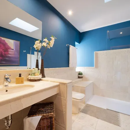 Villa Volcan Con Piscina E Impresionantes Vistas Al Mar, Padel Y Mini Golf En Montana Roja Playa Blanca (Lanzarote)