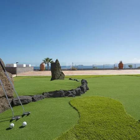 Villa Volcan Con Piscina E Impresionantes Vistas Al Mar, Padel Y Mini Golf En Montana Roja Playa Blanca (Lanzarote)
