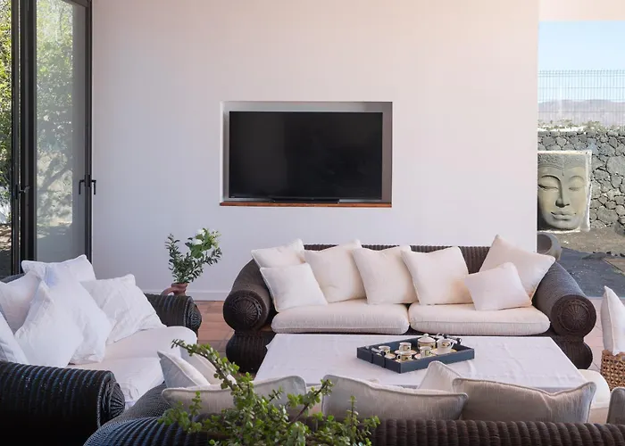 Volcan Con Piscina E Impresionantes Vistas Al Mar, Padel Y Mini Golf En Montana Roja * بلايا بلانكا