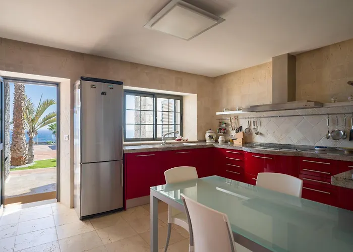 Volcan Con Piscina E Impresionantes Vistas Al Mar, Padel Y Mini Golf En Montana Roja بلايا بلانكا